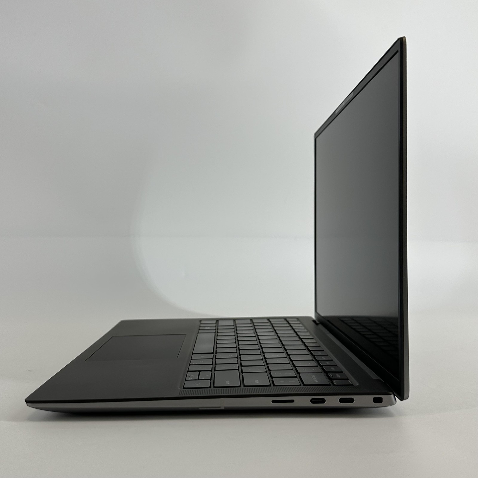 Dell Precision 5480 14 Gray FHD 2.5 GHz i7-13800H 32GB 256GB SSD RTX A1000 Good