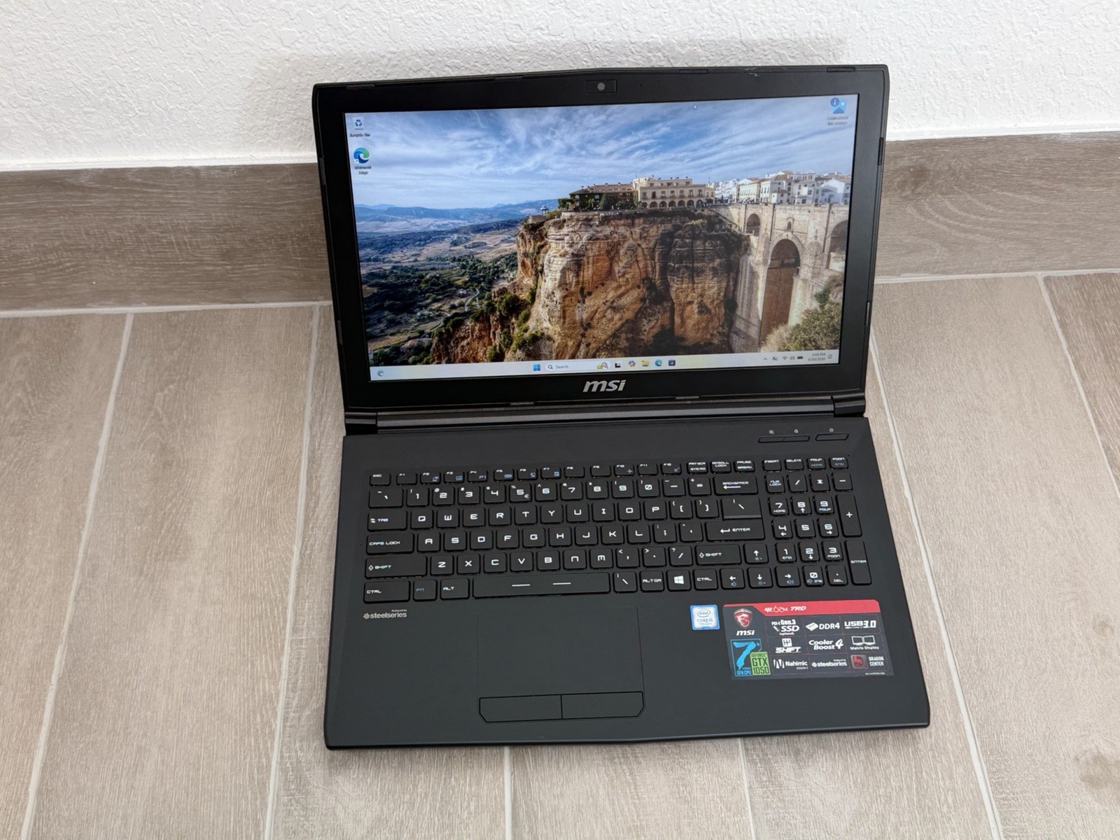 MSI GL62M 7RD 15.6″ Core i5-7300HQ GeForce GTX 1050 8GB RAM 256GB SSD Win-11