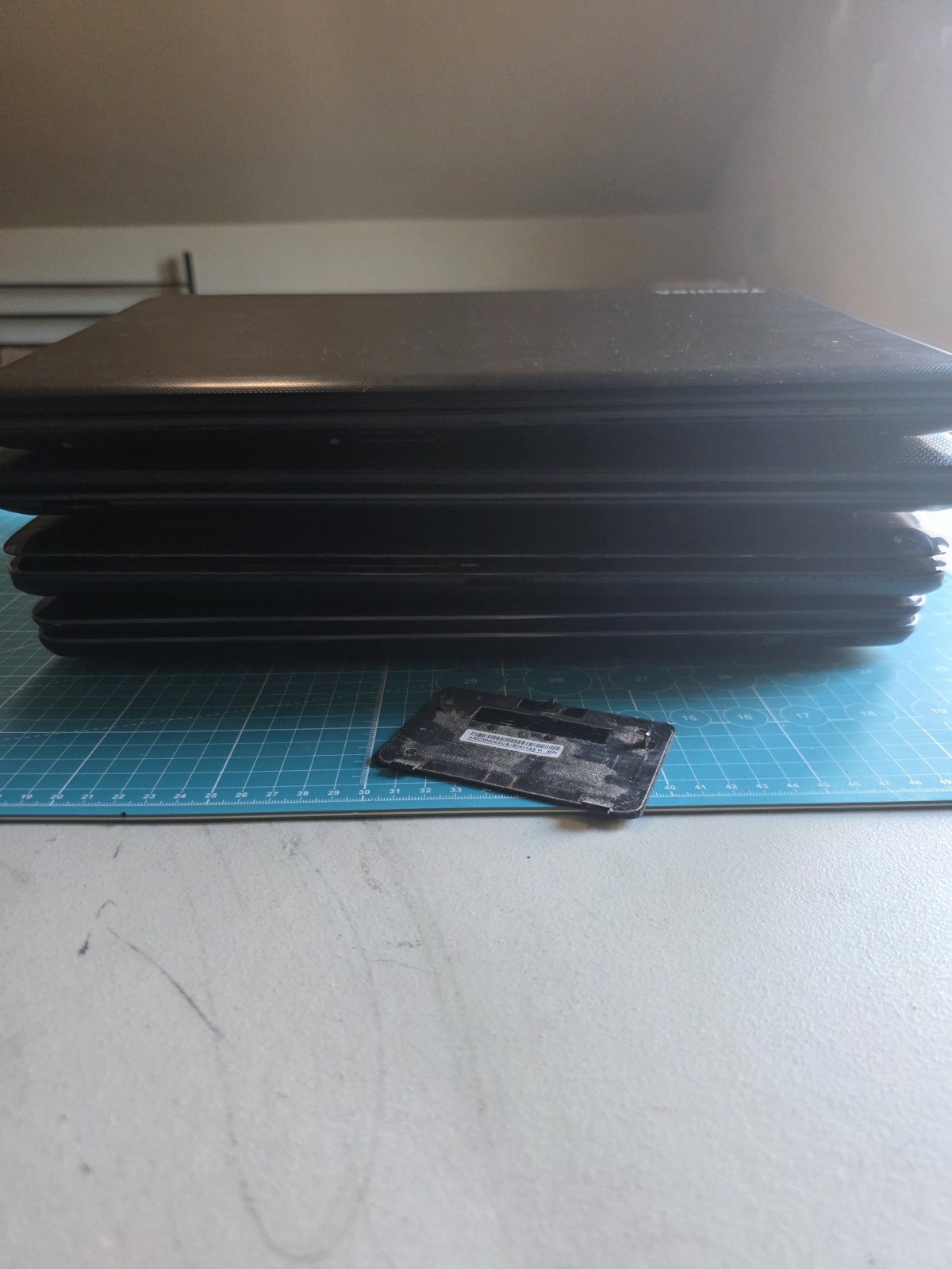 🔧 Lot of Broken Laptops – For Parts or Repair – Various Brands & Conditions
