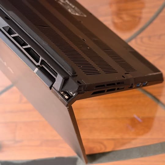 System 76 Oryx Pro 10750H 6 core, 64GB ram, GTX 2070, 1080p 144hz, Gaming machin