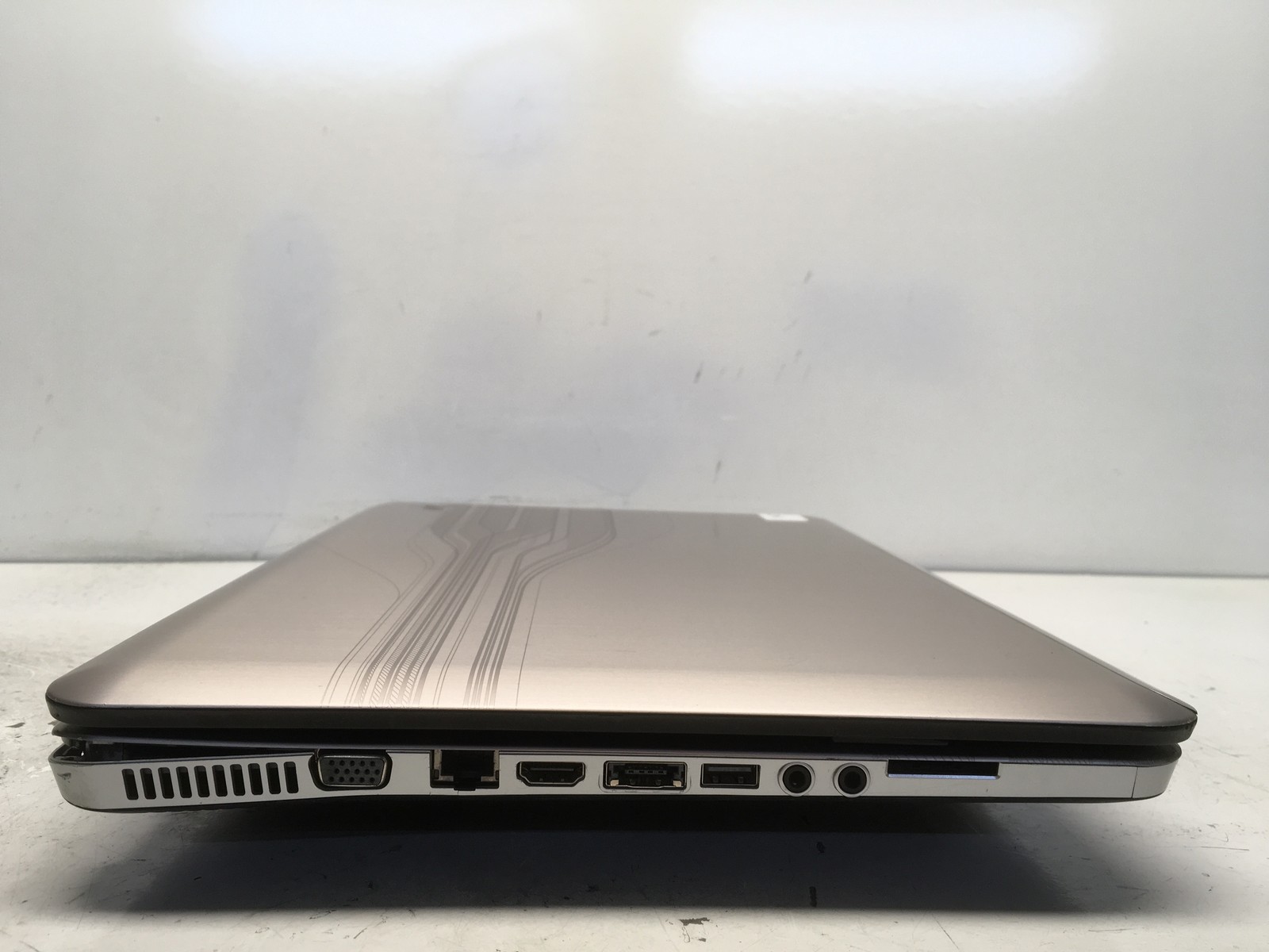 HP Pavilion DV7-4178NR AMD Phenom II N640 2900MHz 4 GB NO HDD No Batt READ