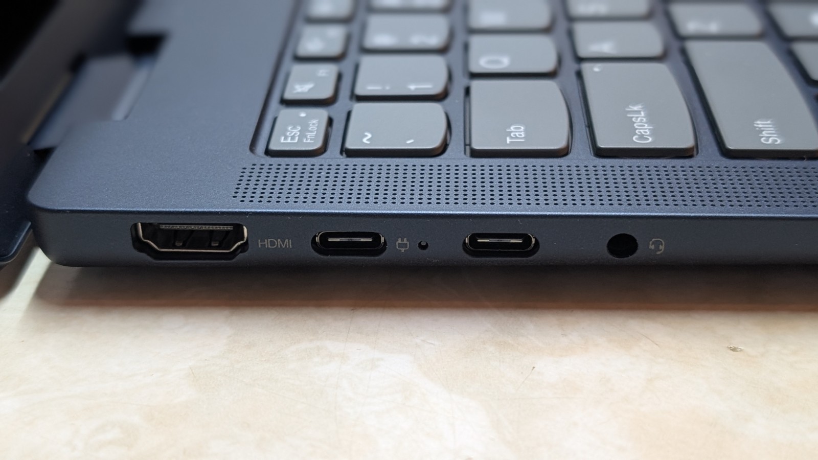 IdeaPad 5 2-in-1 14AXP10 AMD Ryzen AI 5, Cosmic Blue