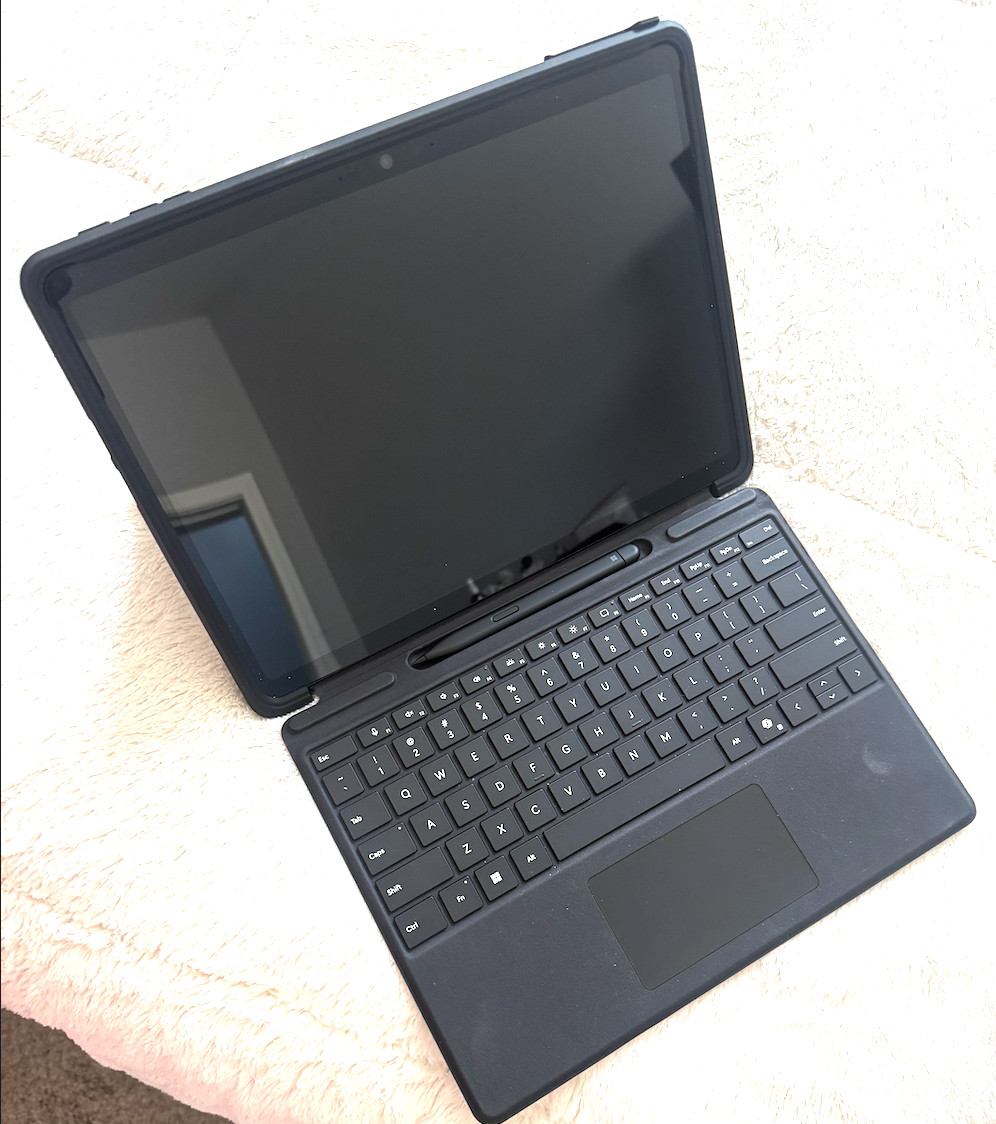Microsoft Surface Pro,Copilot+ PC – Pls/16/512 -Black $1600 Bundle