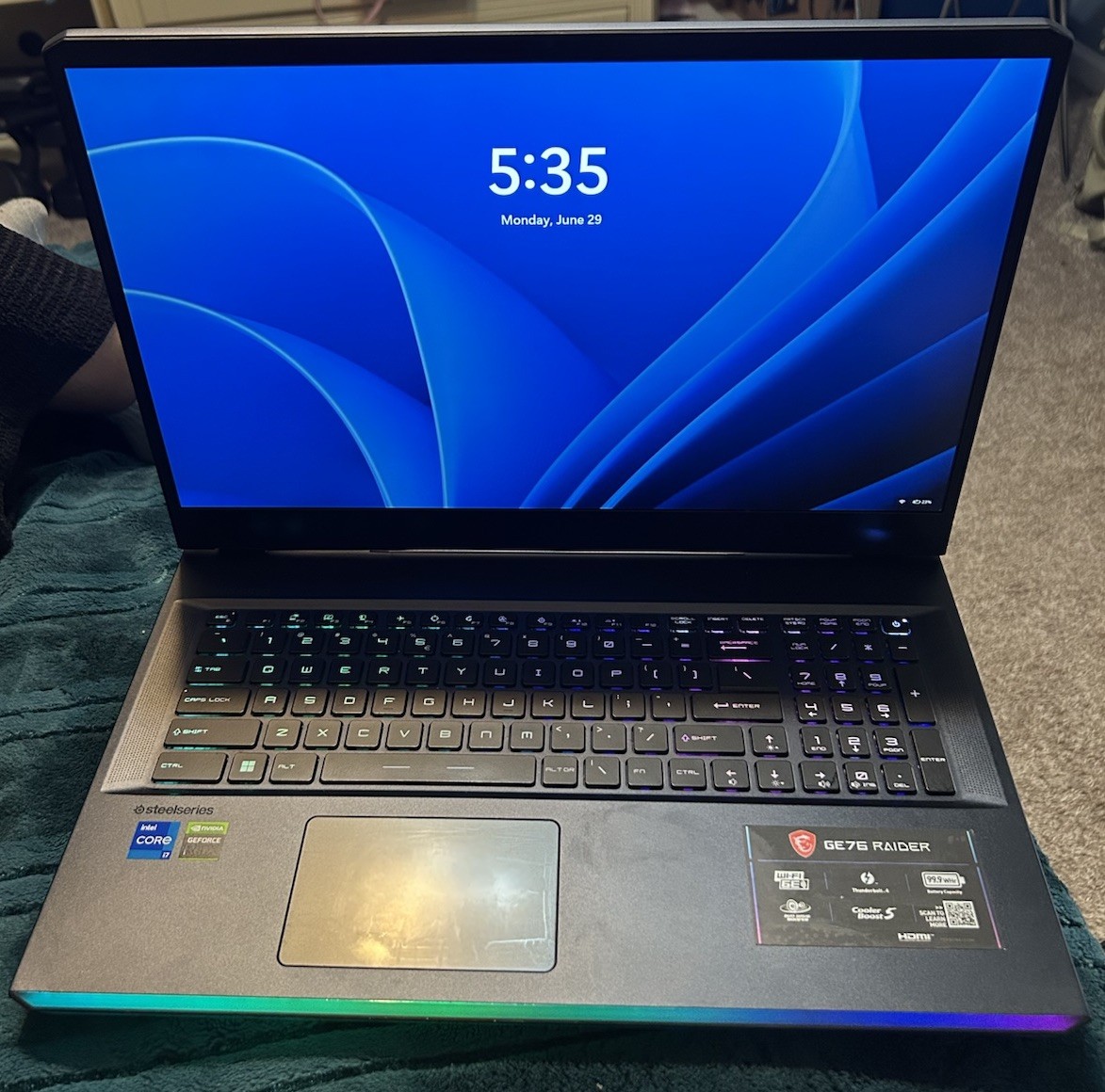 MSI GE76 Raider 17″ Gaming Laptop i7-11800H 16GB RTX 3060 1TB SSD W11