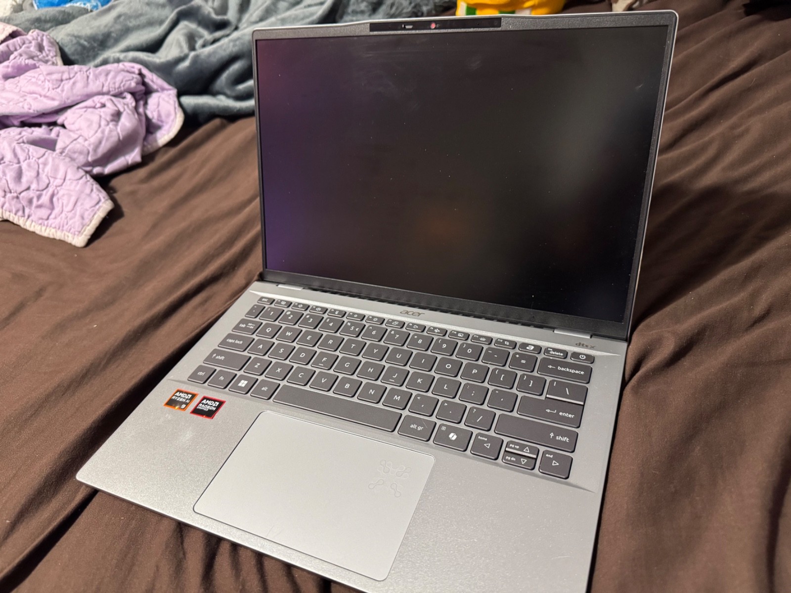 Acer Swift 14″ Laptop AMD AI Ryzen9 AMD Radeon 880m 16GB RAM 1TB SSD