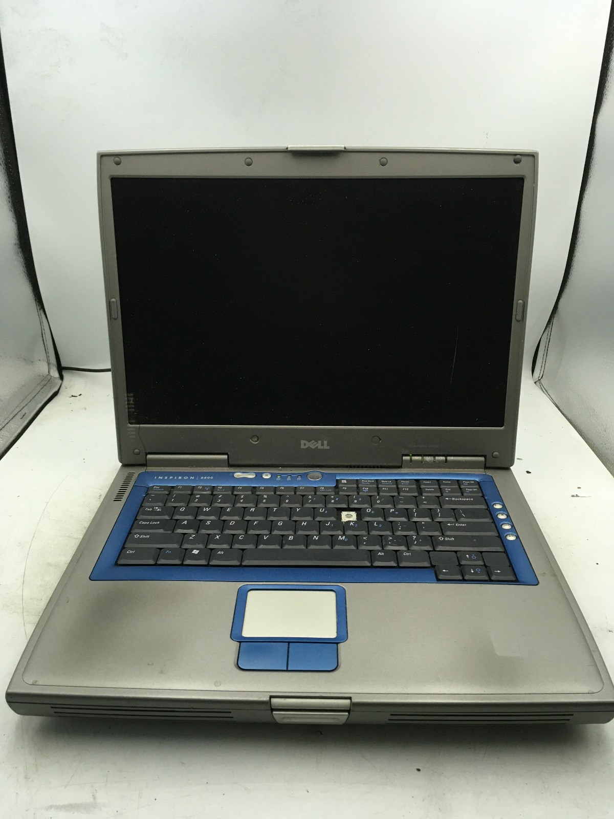 DELL INSPIRON 8600 – FOR PARTS – Intel Pentium M – 1GB RAM – READ DESCRIPTION-BB