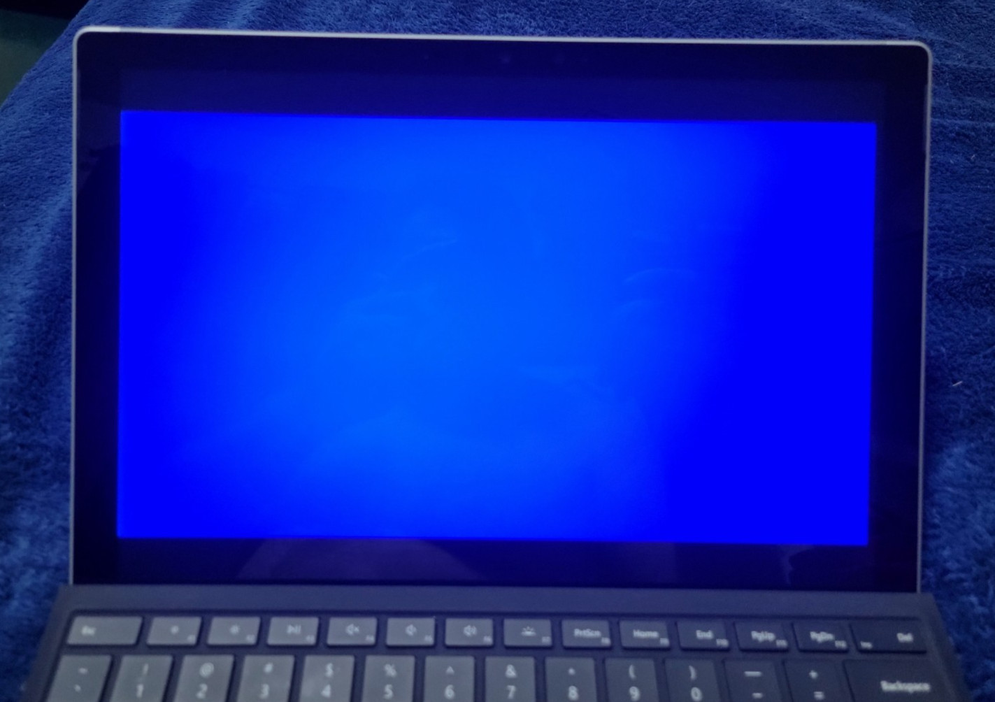 Microsoft Surface Pro 7 Laptop Intel i5-1035G4 8GB RAM 256GB NVMe Win 11 Pro