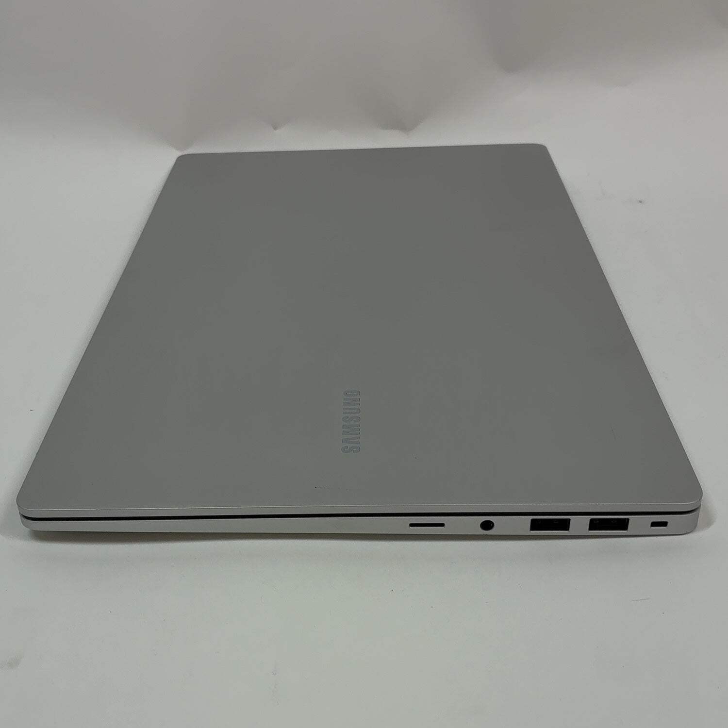 Samsung Galaxy Book5 750XHD 15.6″ Ultra 7 255U 2.2GHz 16GB RAM 512GB SSD