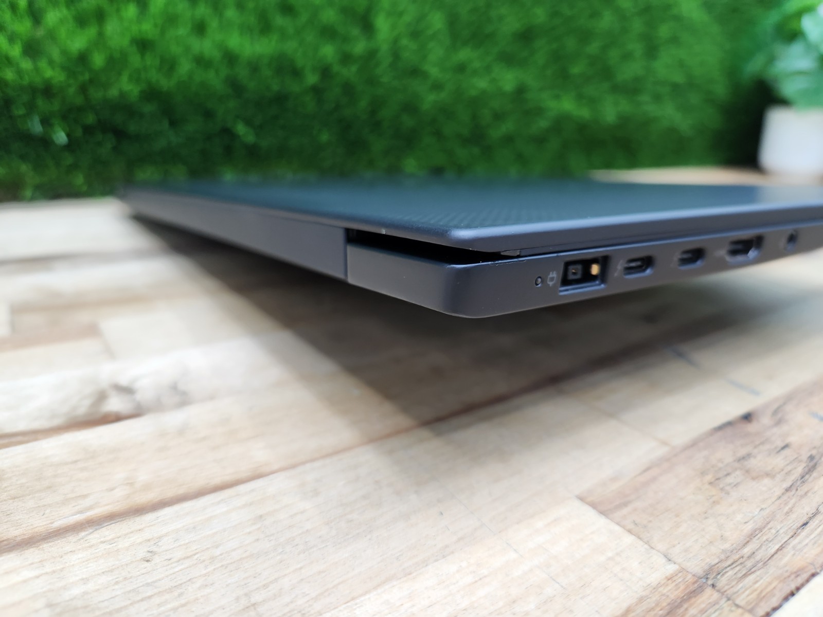 Lenovo ThinkPad P1 Gen 3 15.6″ 4K Touchscreen i9-10885H 32GB 512GB SSD T2000 ~