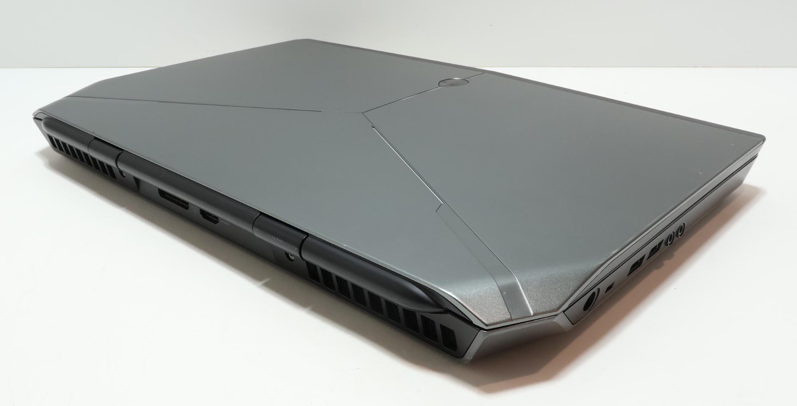 Dell Alienware 15 R2 Core i5-6300HQ 2.3GHz 8GB 128GB 1TB GTX 965M 15.4″