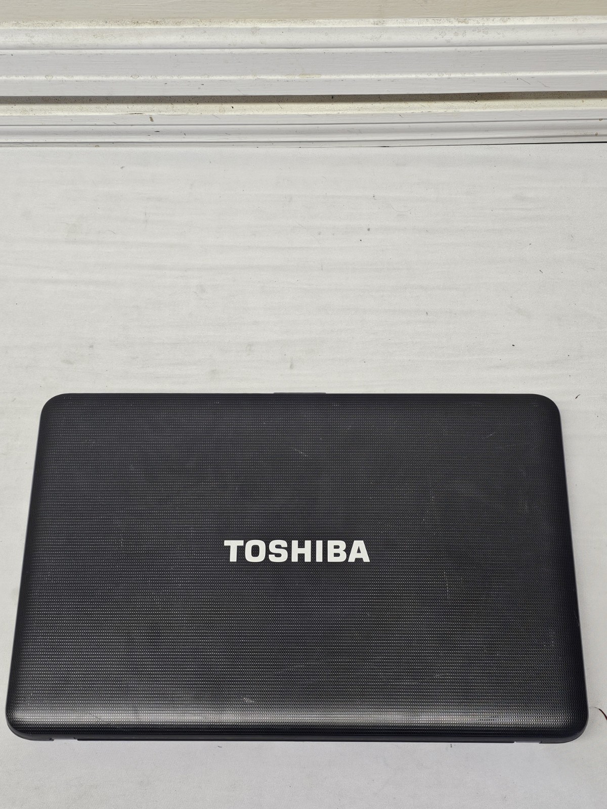 Toshiba Satellite C855D Laptop – AMD E-300 – 4GB RAM – 320GB HDD BAD BATT Win 10