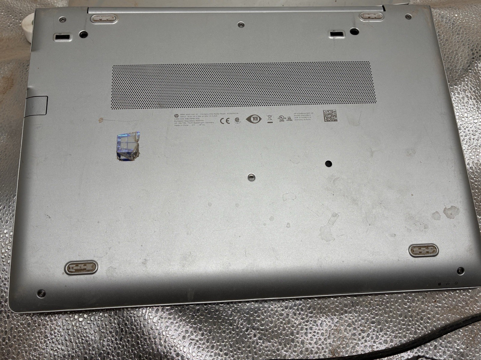 HP EliteBook 840 G6 i7-8565U 1.80 GHz No RAM No SSD No Adapter See Photos