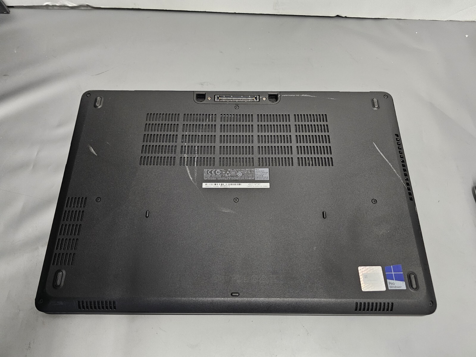 DELL LATITUDE E5570 15.6″ CORE i3-6100U@2.30GHz 8GB RAM 500GB Win 11