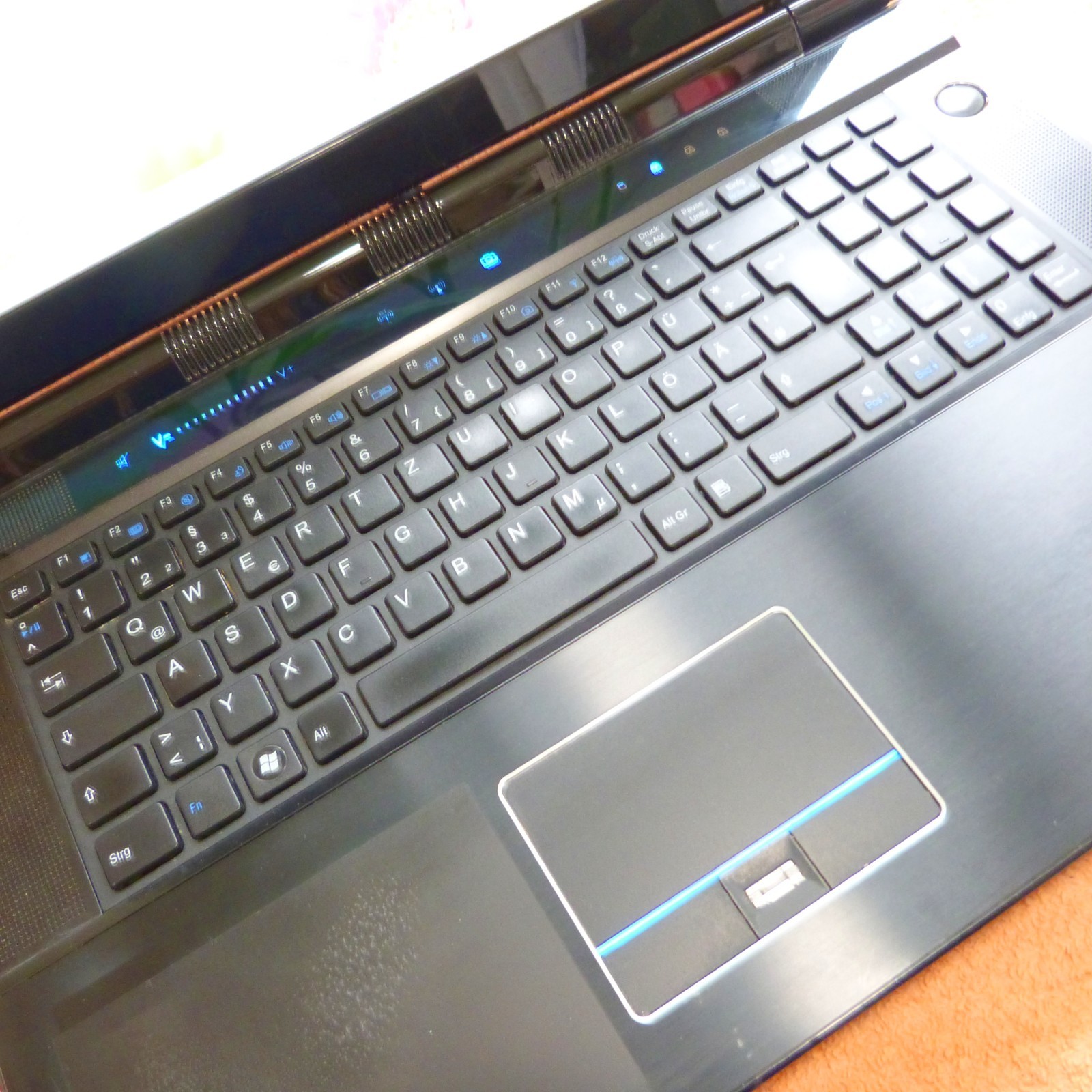 XMG CLEVO X7200 Workstation LEGEND Desktop Replacement l SSD Windows 11 PRO i7