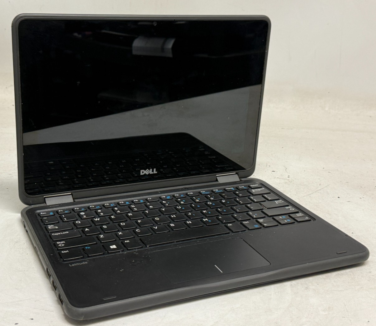 Dell Latitude 3189 2in1 11.6″ (N4200 – 4GB RAM – NO OS/HDD) – Lot of 10*