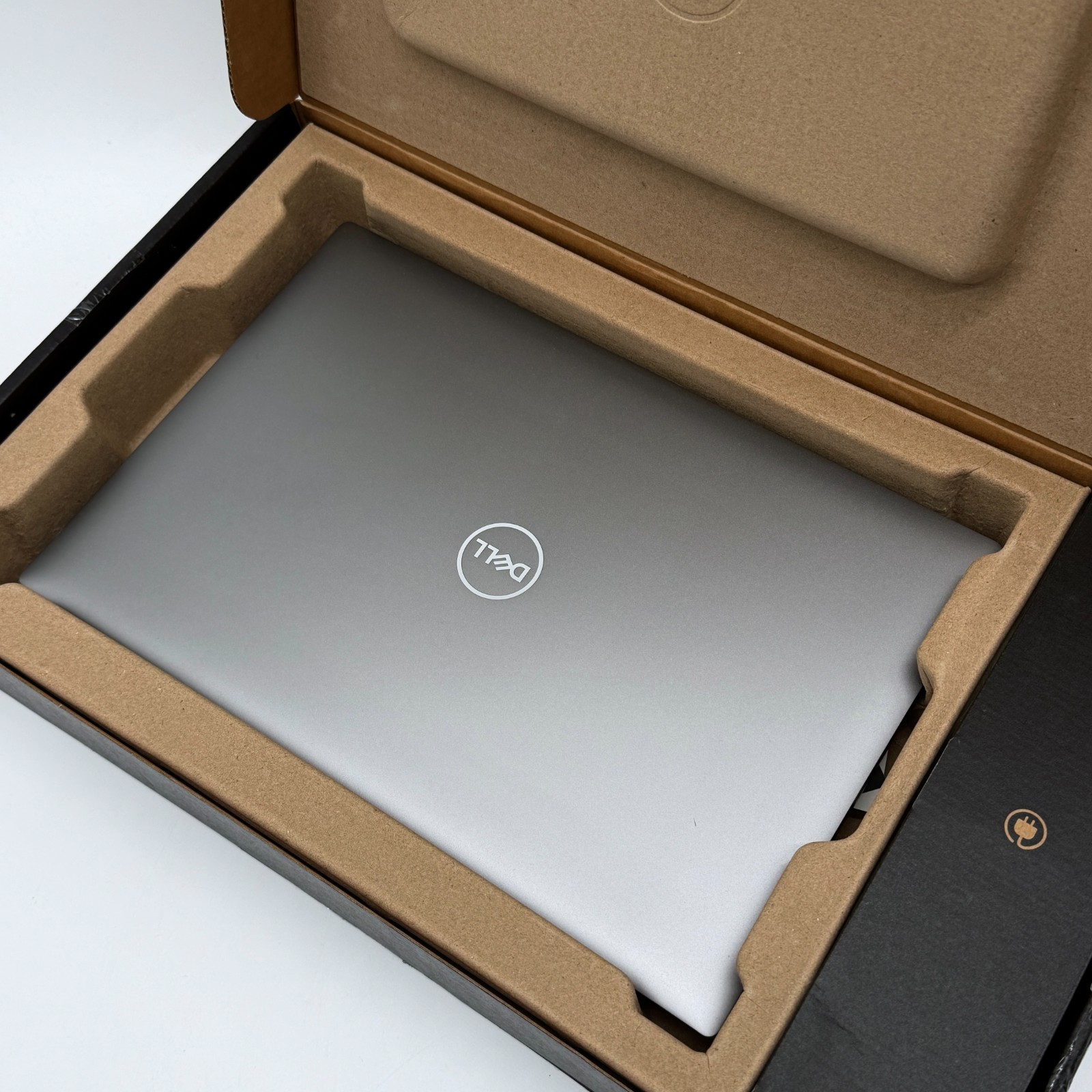 2025 Dell Precision 5690 16 3.8GHz Ultra 7 165H 64GB RTX 2000 Ada – WORKSTATION!
