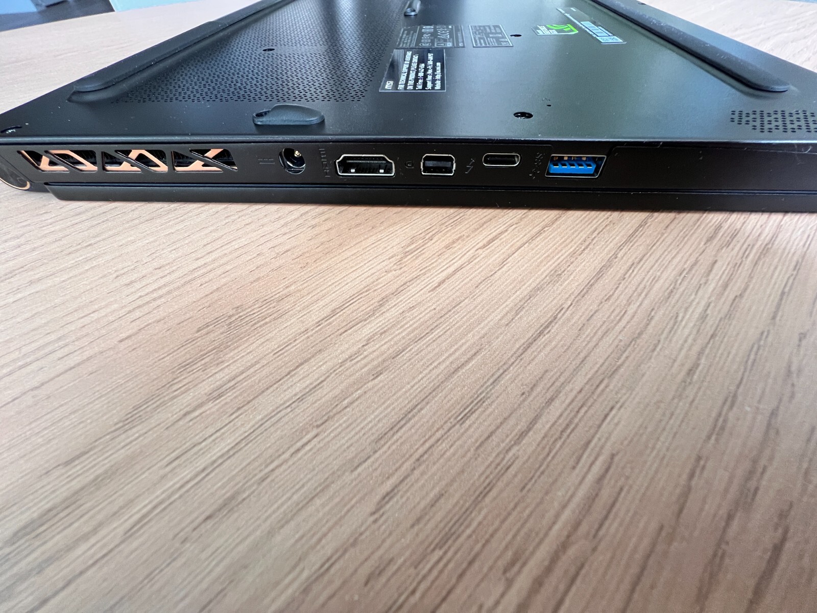 MSI GS65 Stealth Thin 8RF | 15.6″ 144Hz 7ms | i7-8750H | 16GB Memory | GTX 1070