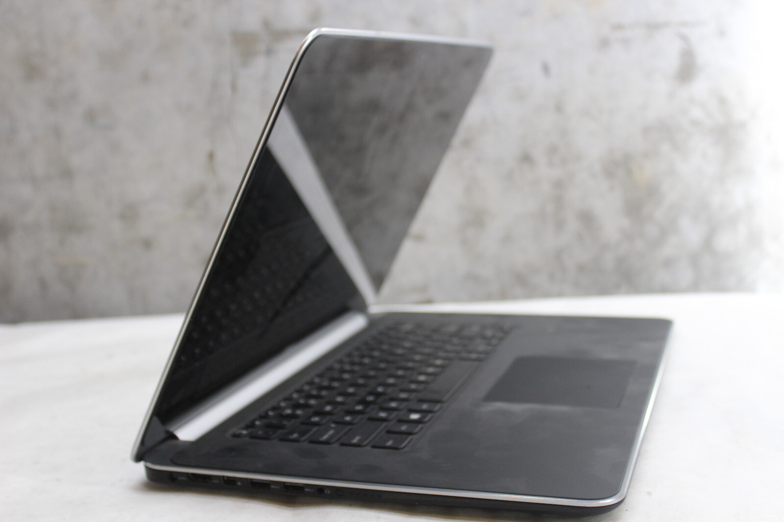 Dell Precision M3800, 15.6″, i7-4th Gen, NO HDD RAM, AS-IS, For Parts/Repair.