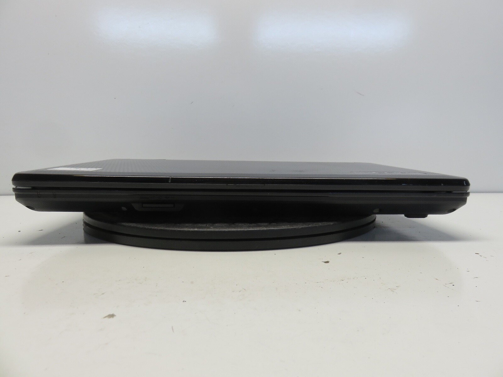 Acer Aspire 5517 AMD Athlon 64 TF-20 1.6GHz 3 GB NO HDD No Batt – FOR PARTS