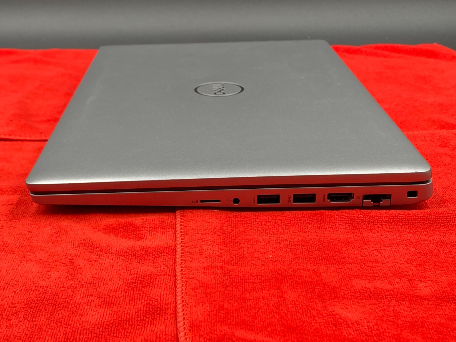 DELL LATITUDE 5520 15″ i7-1185G7 8GB RAM 256 GB SSD WINDOWS 11 BATTERY 80% NO AC