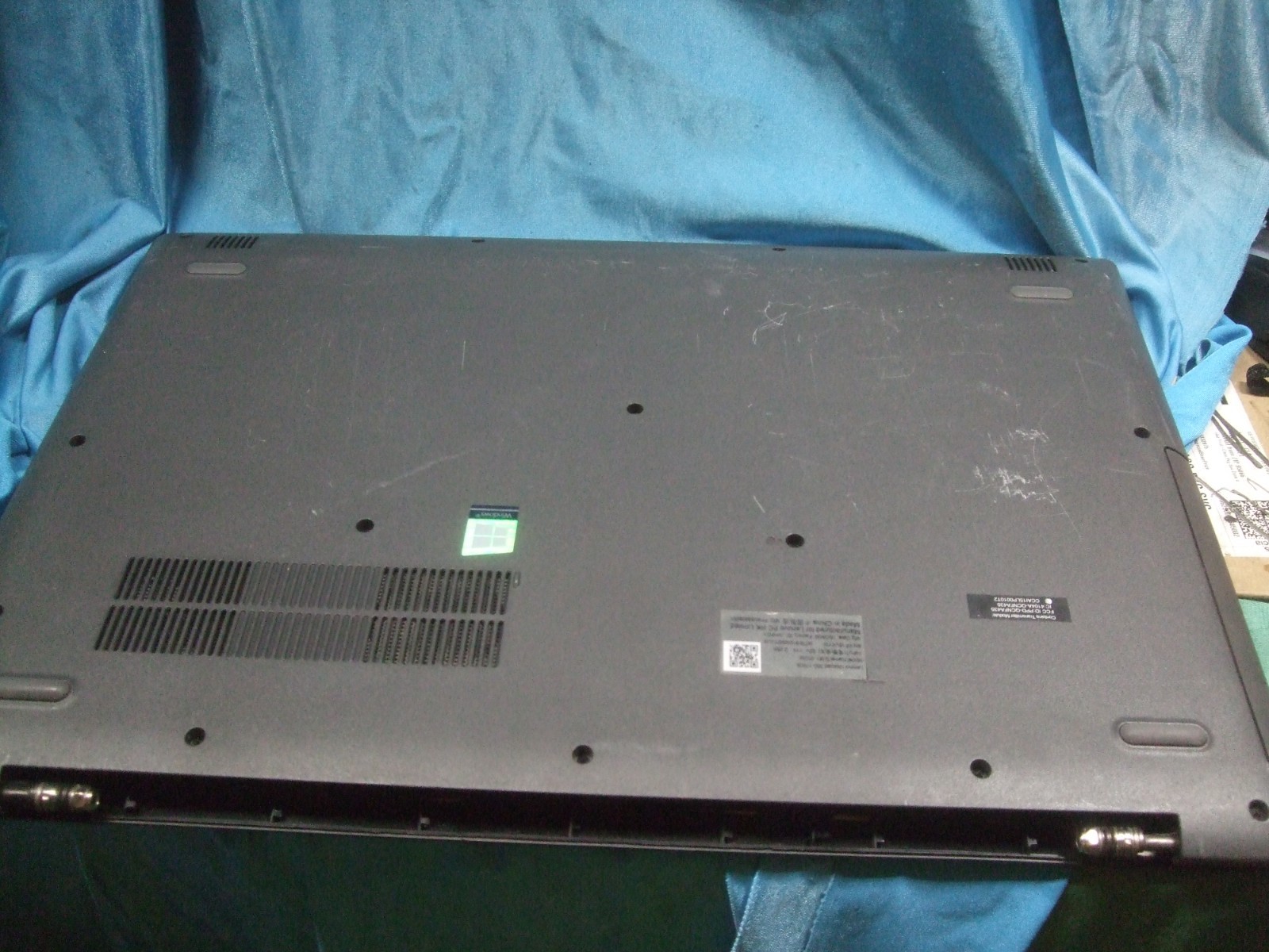 LENOVO IDEAPAD 330-17IKB | INTEL CORE I5-8250U | 1TB HDD | 8GB RAM | WIN10