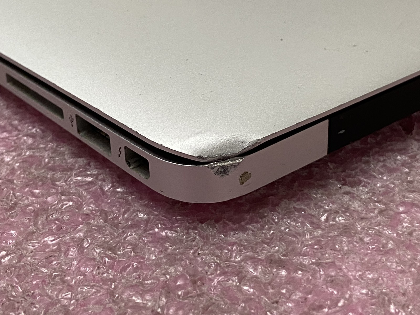 Apple MacBook Air 2017 A1466 13.3″ i5-5350U 8GB RAM 128GB SSD *Read* – CLP32A