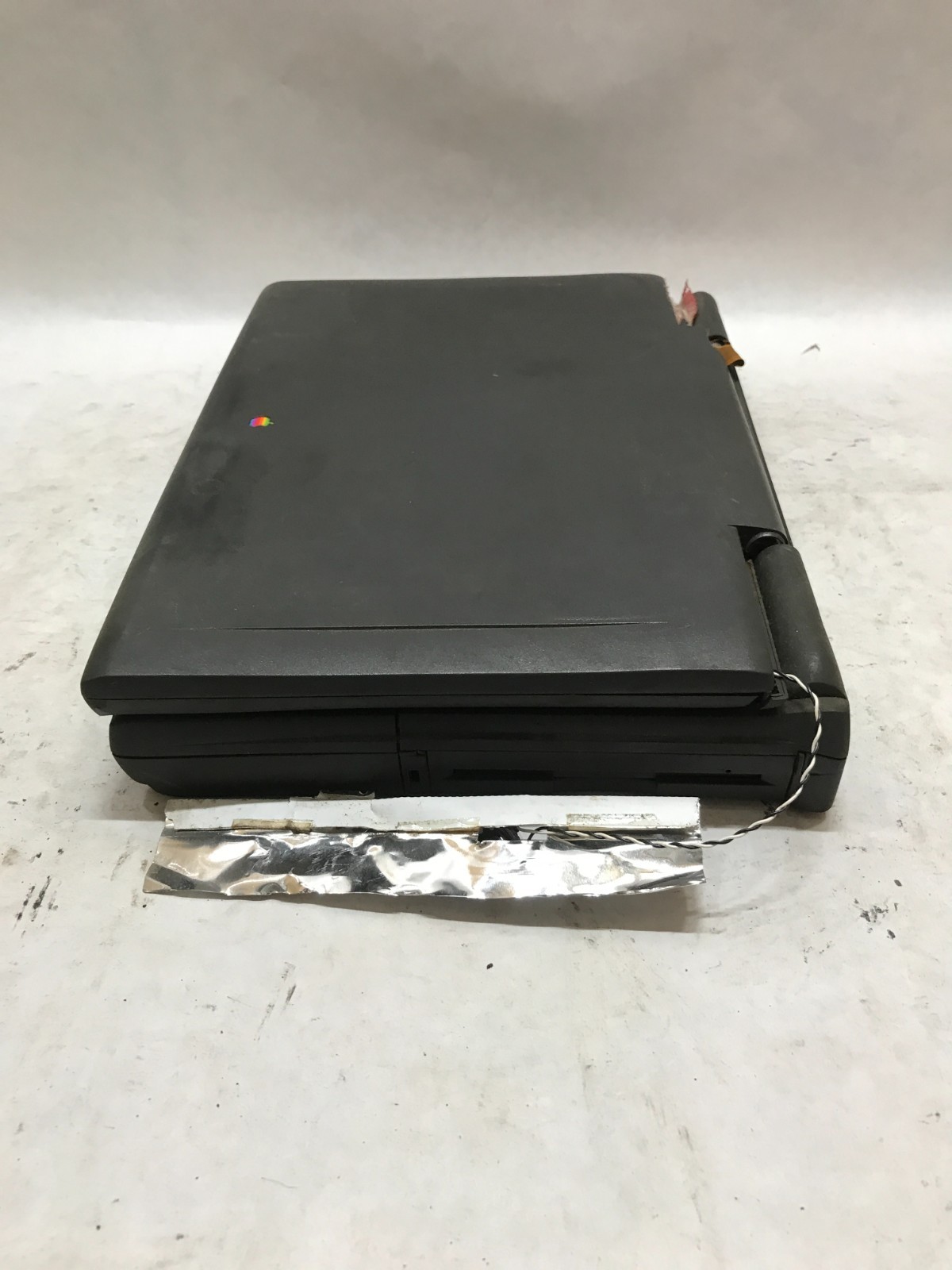Vintage Apple PowerBook 3500 Series For Parts/Repair NO POWER SOLD AS IS!!! – DW