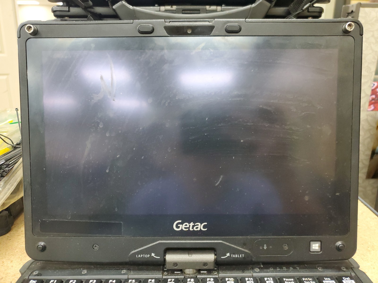 GETAC V110 Laptop Tablet Touch Screen i5-4300U 1.90GHz 8gB No HDD 13100hrs