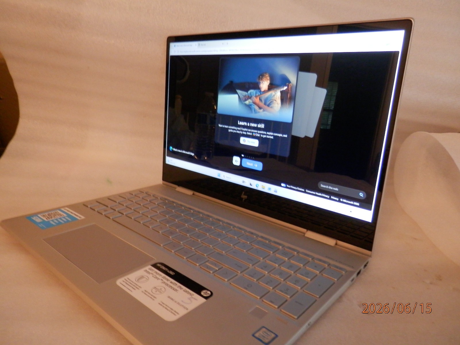 HP ENVY x360 15m-dr0012dx , Intel Core i7-8565U,512GB SSD 16GB RAM A/C Charger*