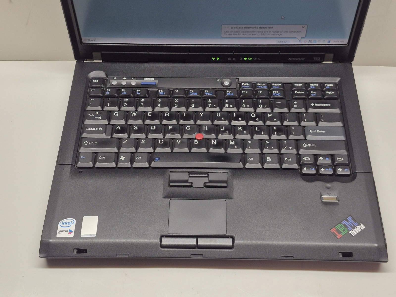 IBM ThinkPad T60 2.5GB/60GB/DVD/Intel T2400 @1.83GHz/Windows XP Laptop Bundle A2
