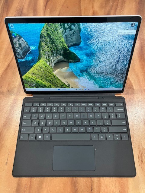 Microsoft Surface Pro 8 Business i7-1185G7 16GB RAM 512GB SSD + Keyboard