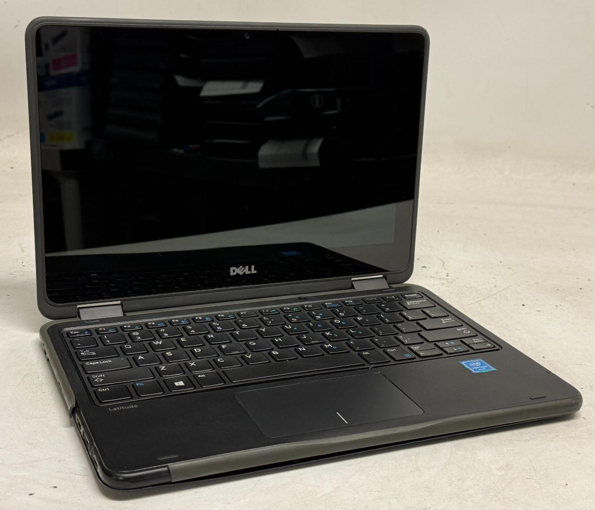 Dell Latitude 3189 2in1 11.6″ (N4200 – 4GB RAM – NO OS/HDD) – Lot of 10*