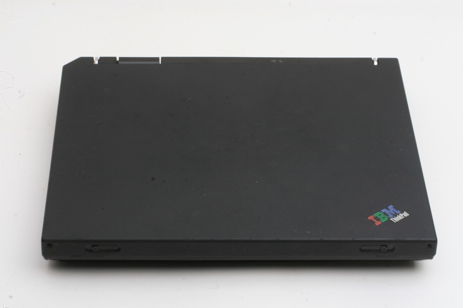 IBM T30 Windows XP Laptop with Charger, Floppy Disk Drive, DC/DVD Drive