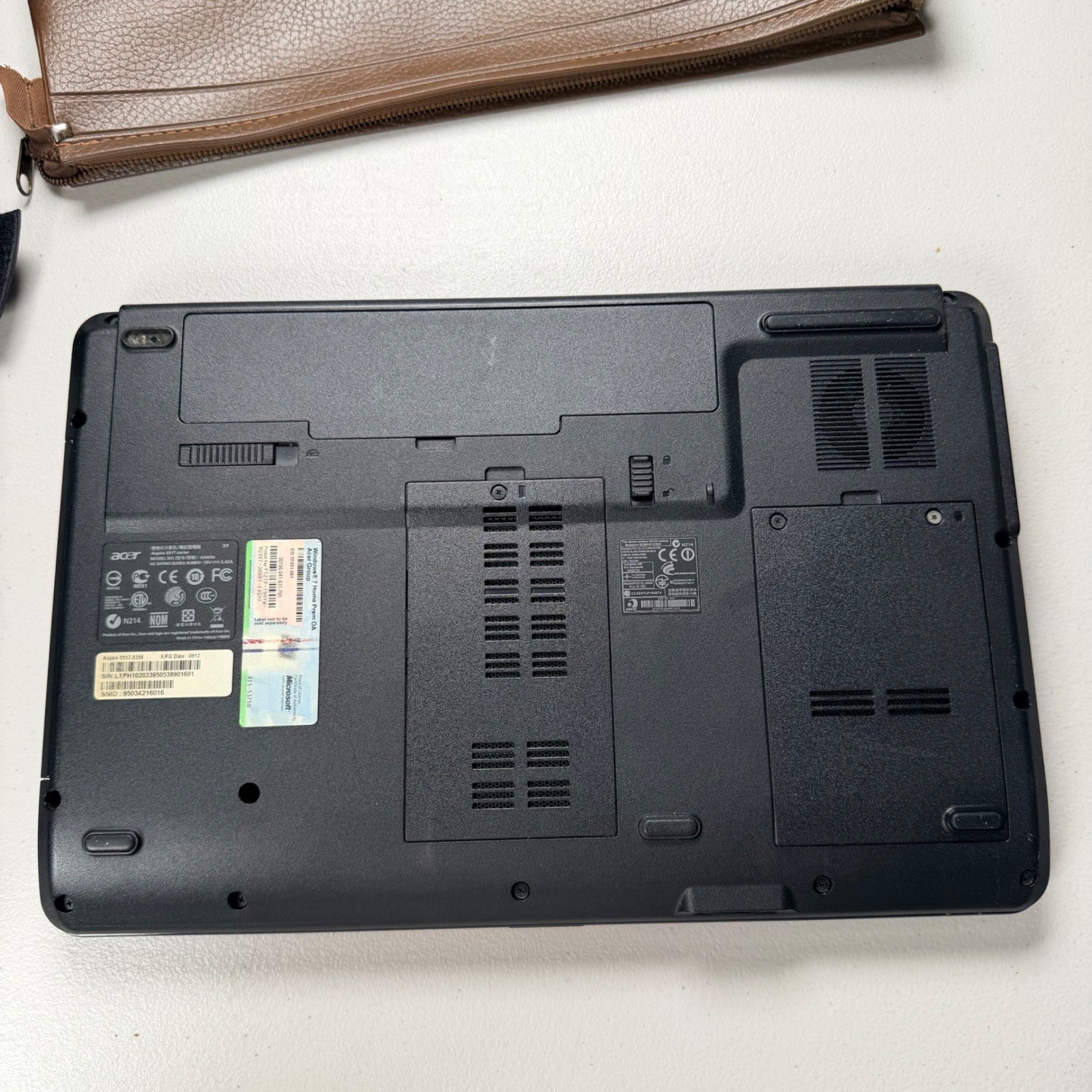 Acer Aspire One D255E-13281 Netbook and Aspire 5517-5358 Laptop Bundle Black