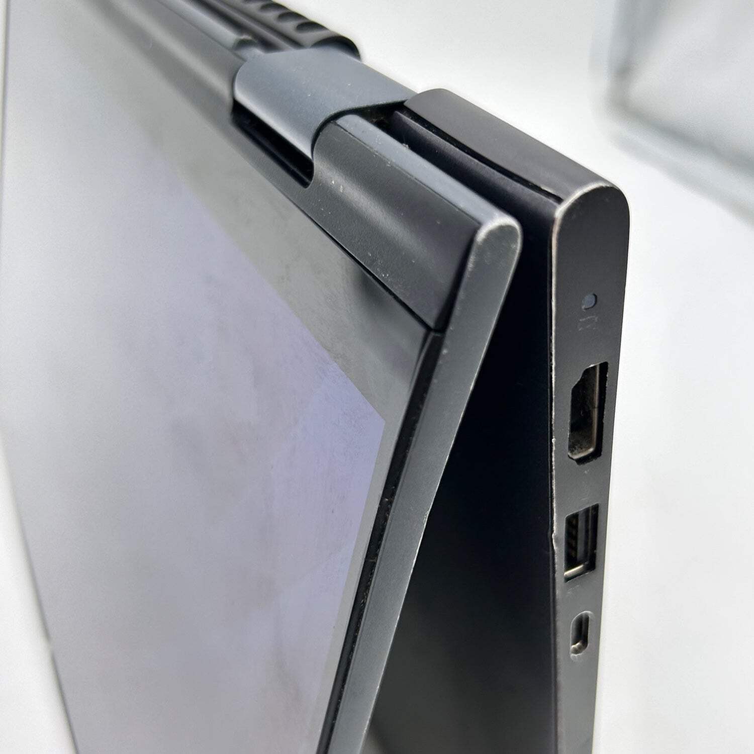 Broken Dell Inspiron 7415 2-IN-1 Ryzen 5 5500U 8GB RAM 256GB SSD Hinge Damage