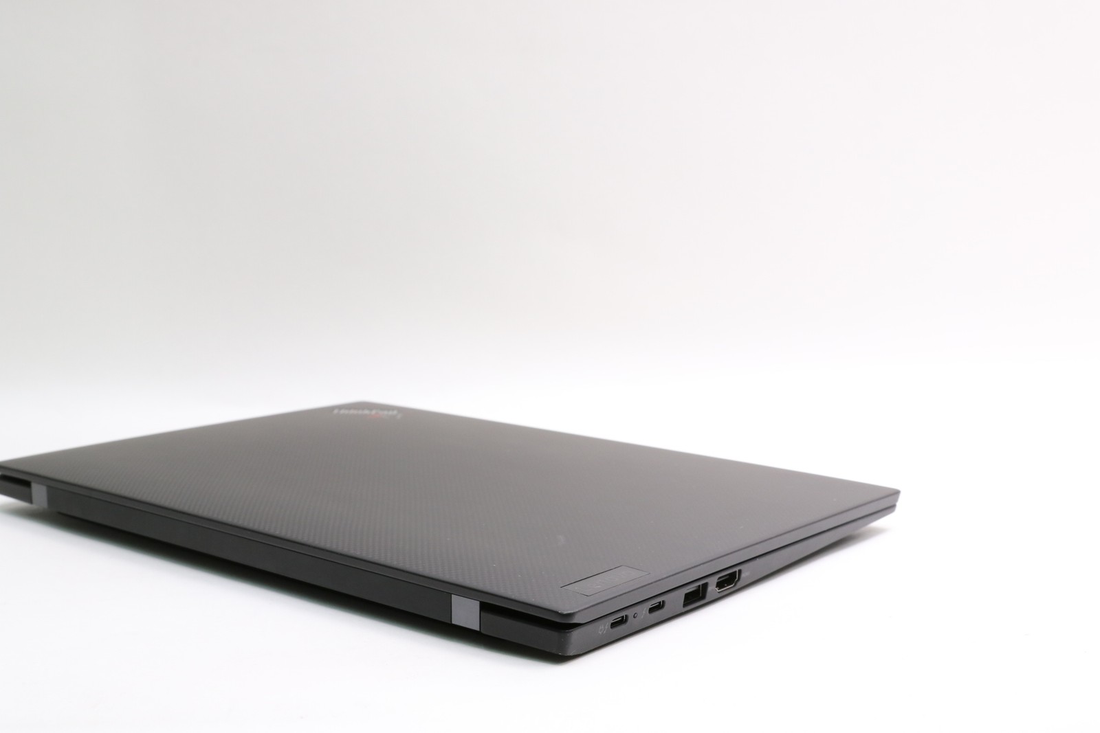 14″ UHD+ Lenovo ThinkPad X1 Carbon Gen 10, i7-1270P, 32GB, 1TB SSD, 4K!