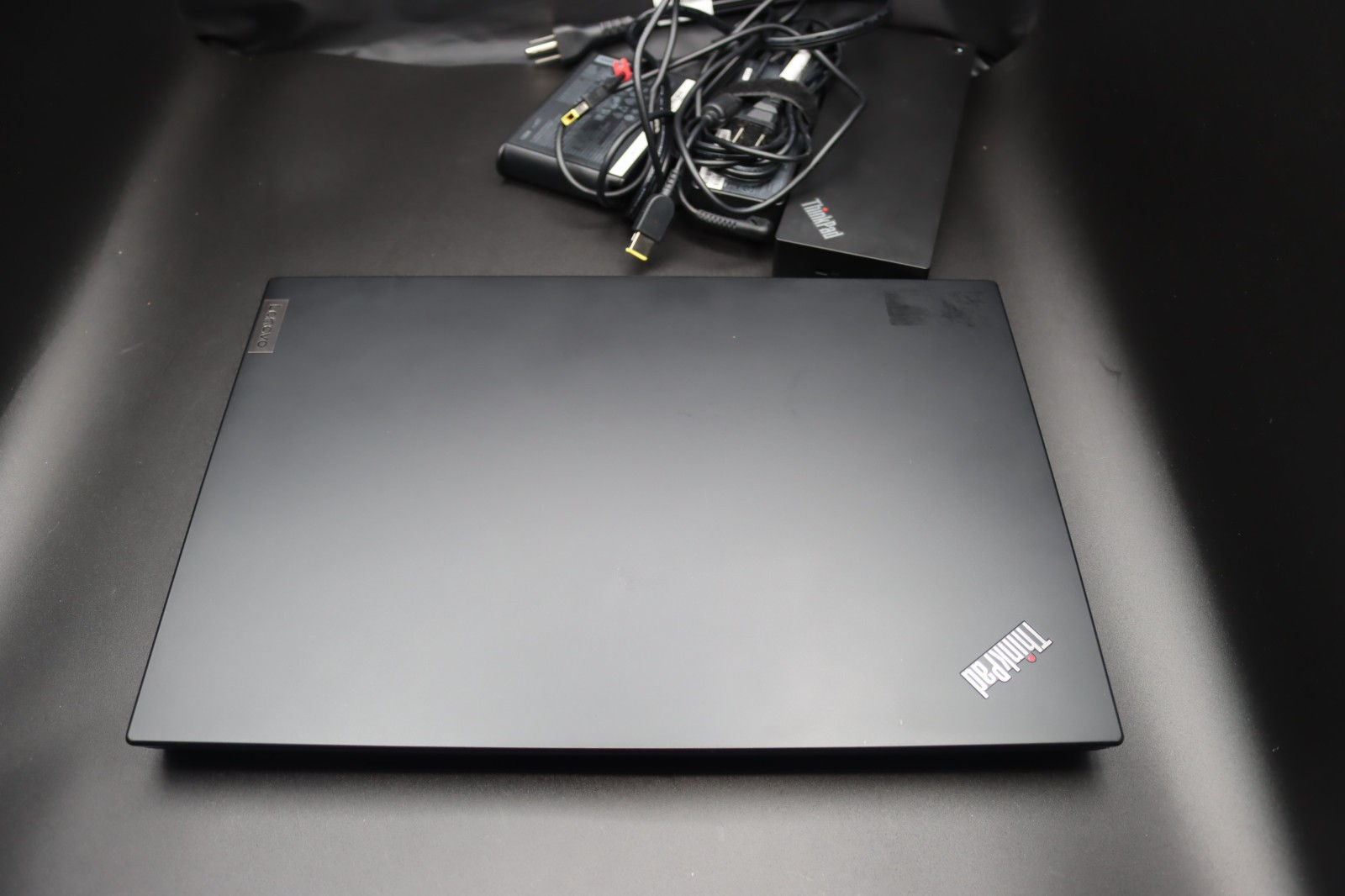 LENOVO THINKPAD P15V GEN 2 i7-11800H@ 2.30GHz 32GB RAM 512GB W11P + Dock Station