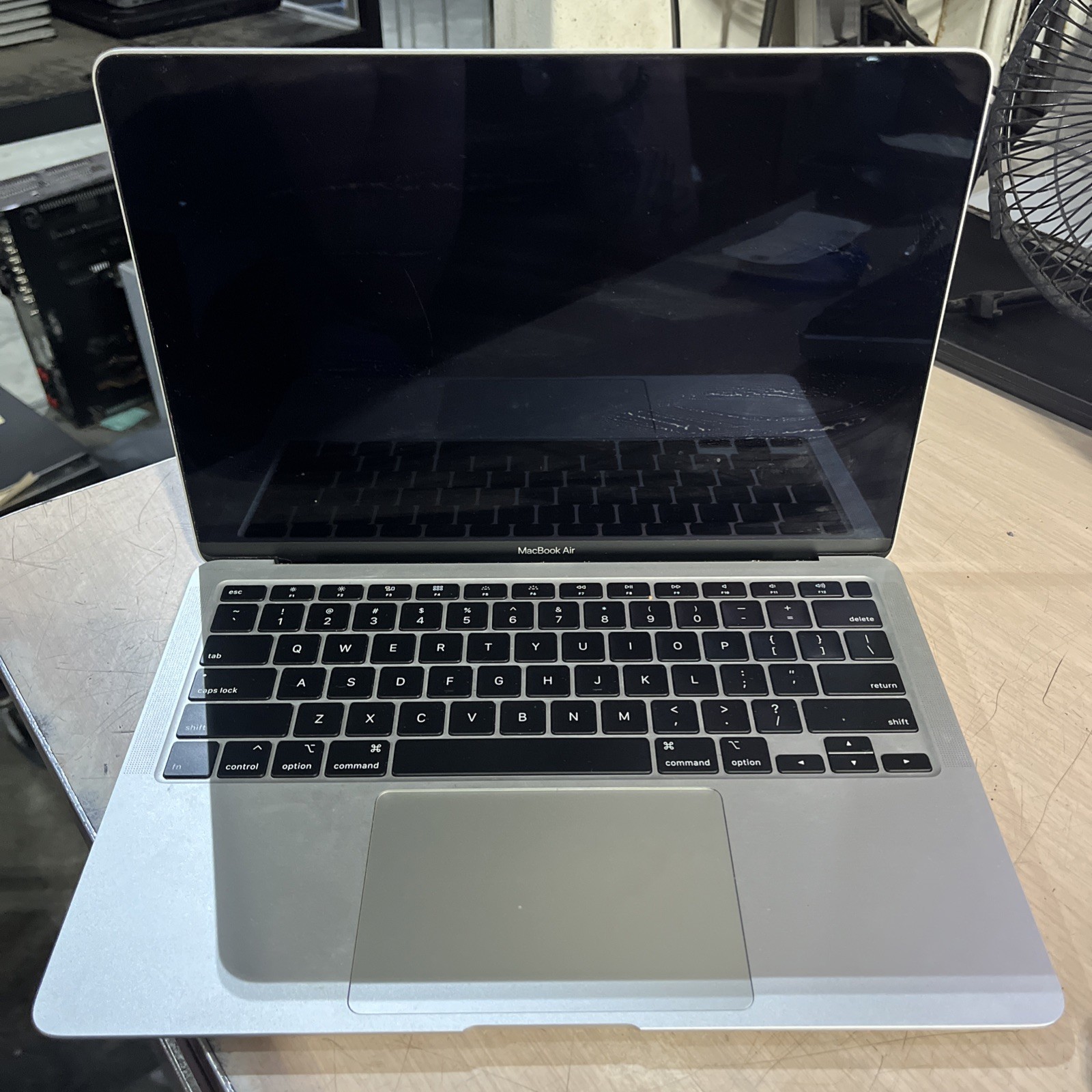 APPLE MACBOOK AIR 13″ SCISSOR, 2020 CORE I3-1000NG4 1.1GHZ 8GB RAM 256SSD +