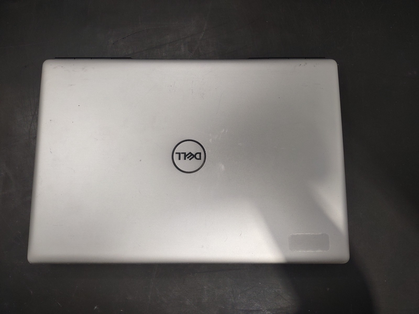 Dell Precision 7550 i7 10850H @ 2.70Ghz 32GB RAM NO HDD NO OS
