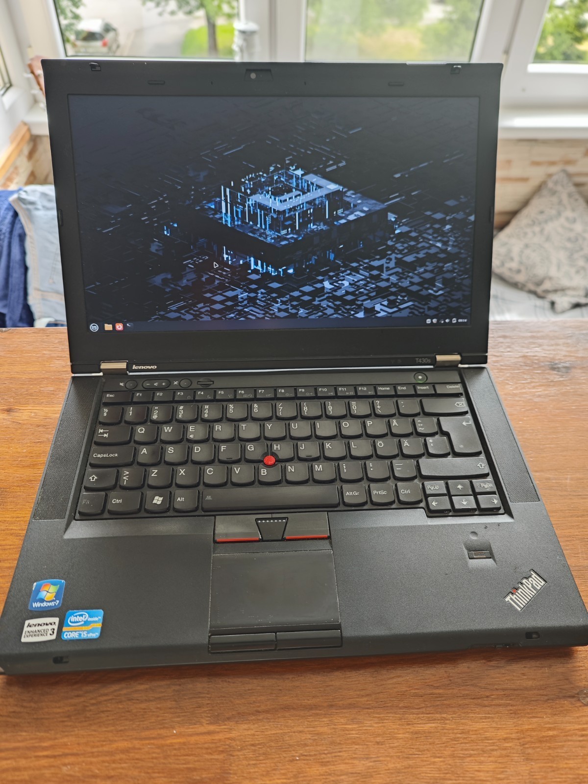 Lenovo Thinkpad T430s Laptop – 128gb SSD, 8gb RAM, Linux