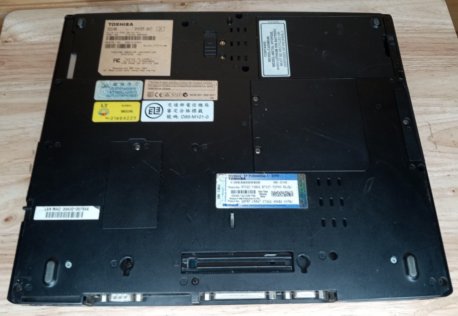 Vintage Toshiba Tecra TE2100 Laptop Parts/Repair Pentium 4 Win XP Nvidia