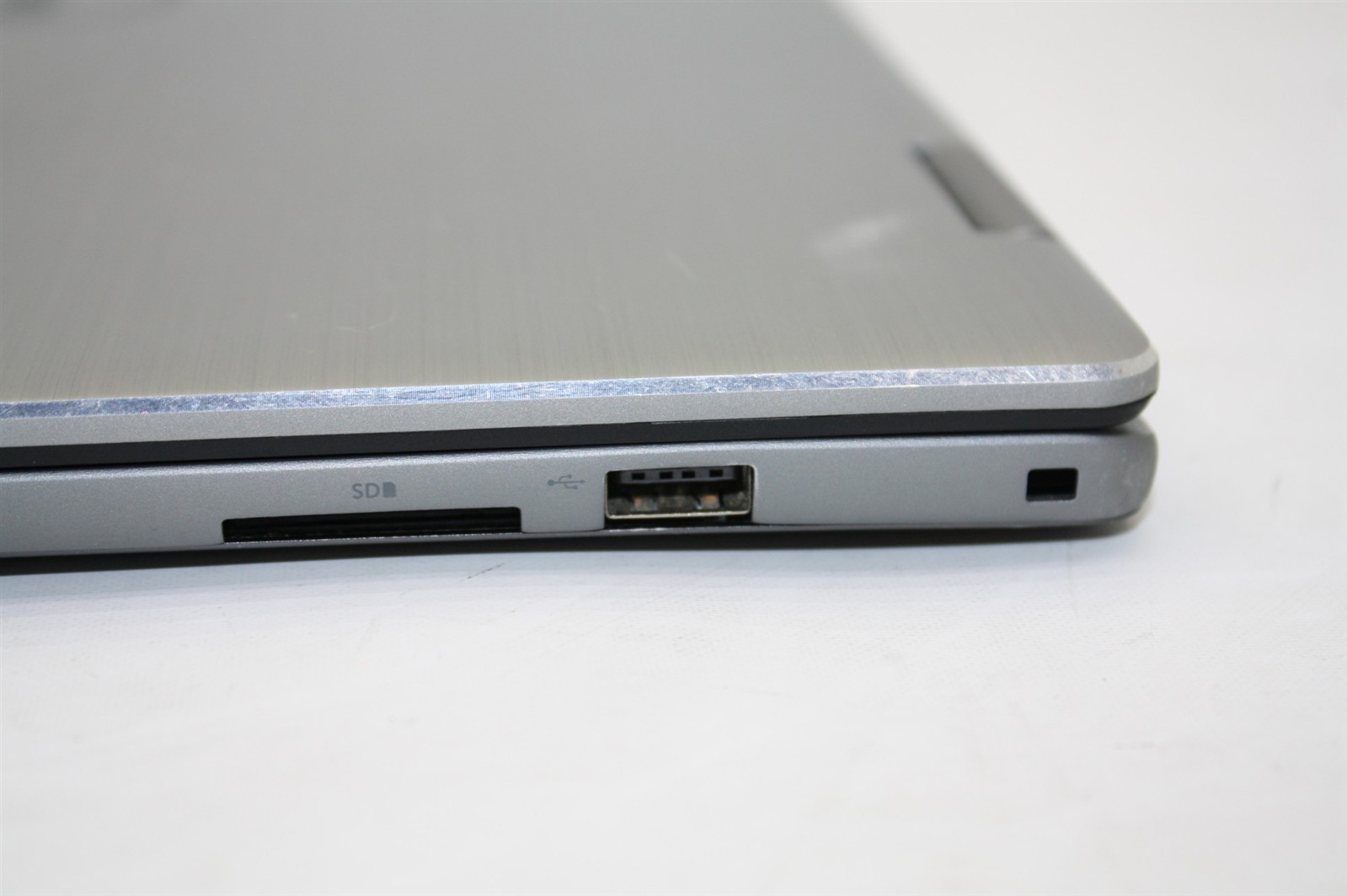 15.6″Dell Inspiron 15-7579 Laptop i7-7500U RAM 12GB SSD 256GB/Charger inc