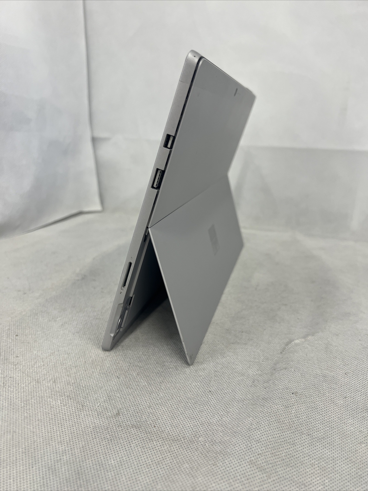 Microsoft Surface Pro 5th Gen 1807 12.3″ Tablet 128GB Wi-Fi + Cellular LTE
