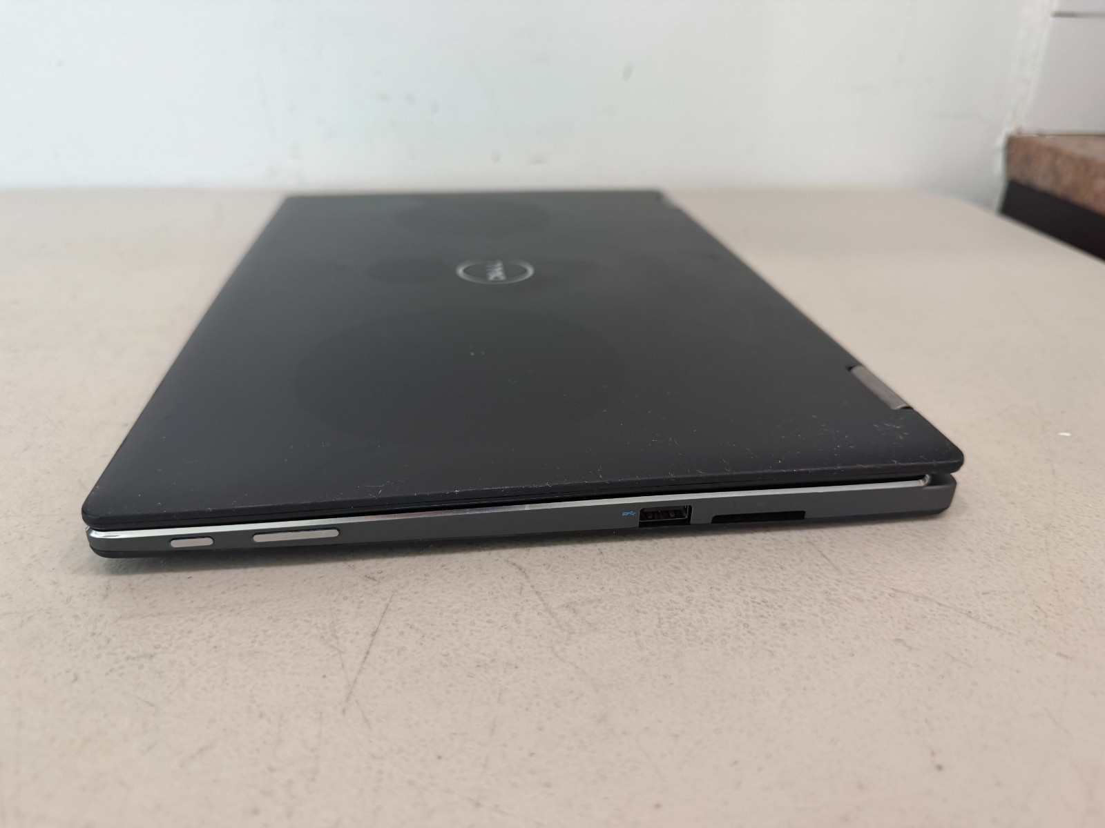 Dell Inspiron 13 7353 2-in-1 13.3″ Touch i3-6100U 8GB 128GB SSD Backlit KB
