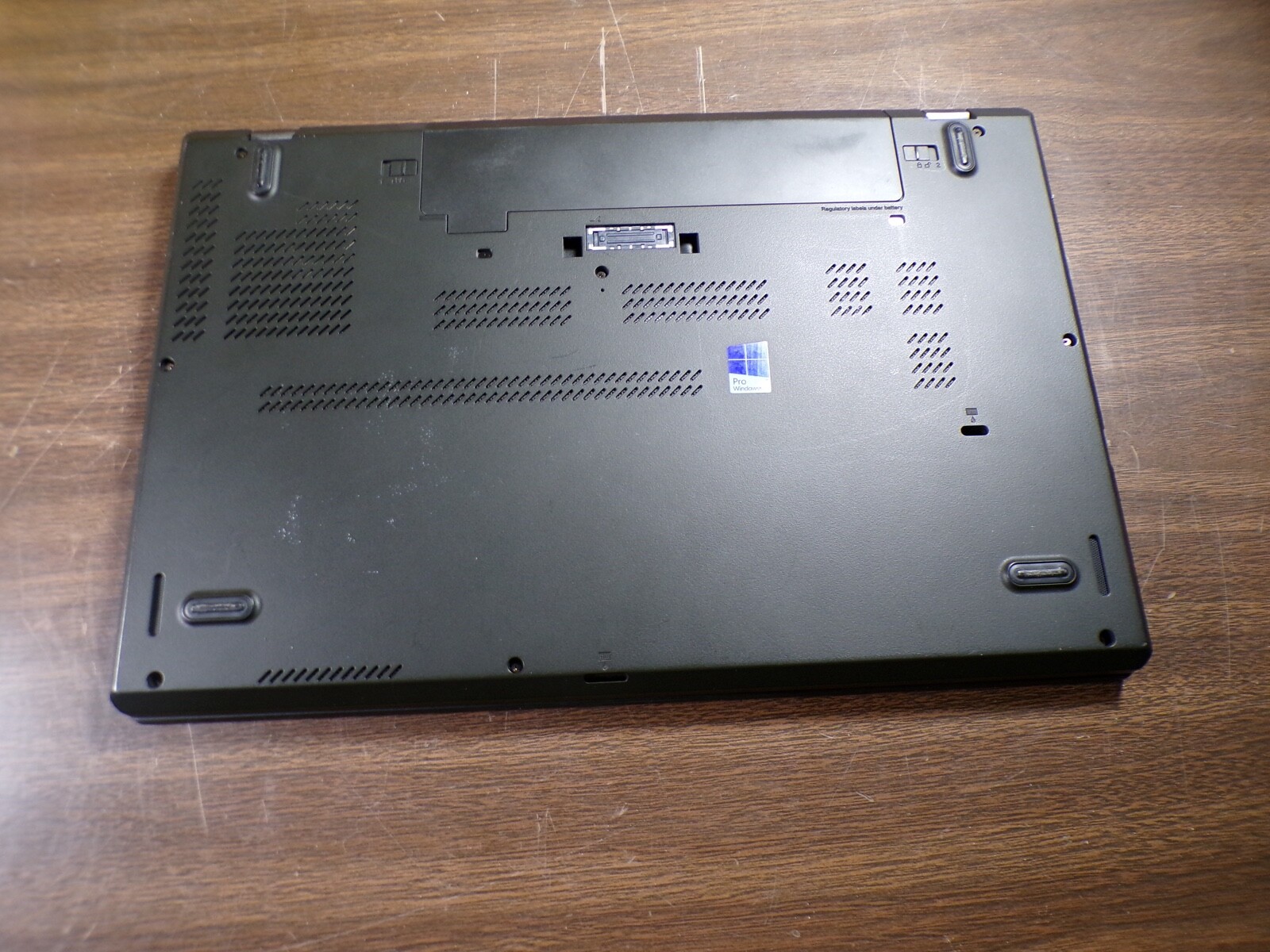 THINKPAD LENOVO T570 INTEL CORE I5-6300U 2.40GHZ 4GB RAM **NO HD/ NO CADDIE