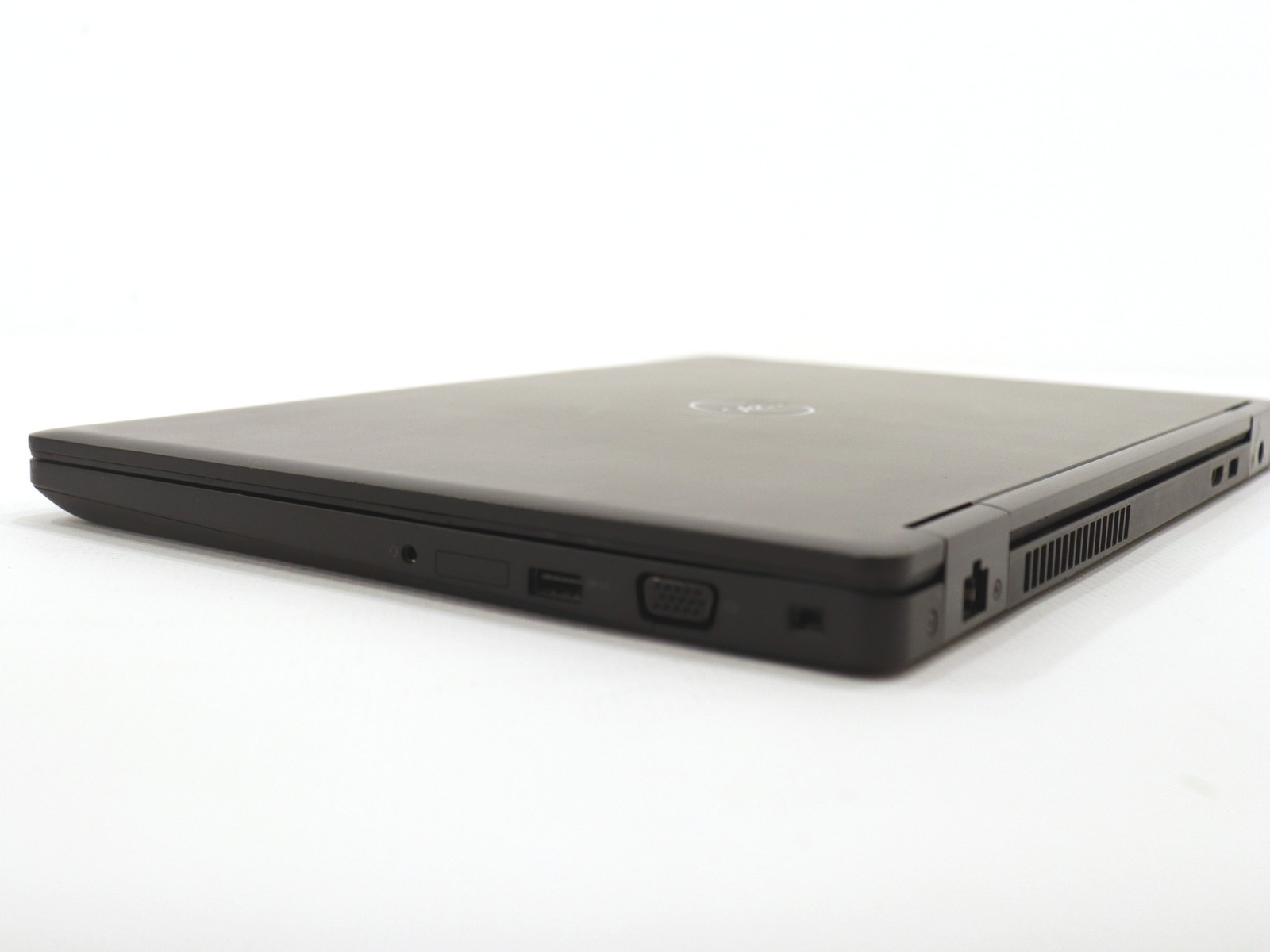 Dell Precision 3530 15.6″ Intel Xeon E-2176M 16GB 256GB NVMe Windows 11 Pro