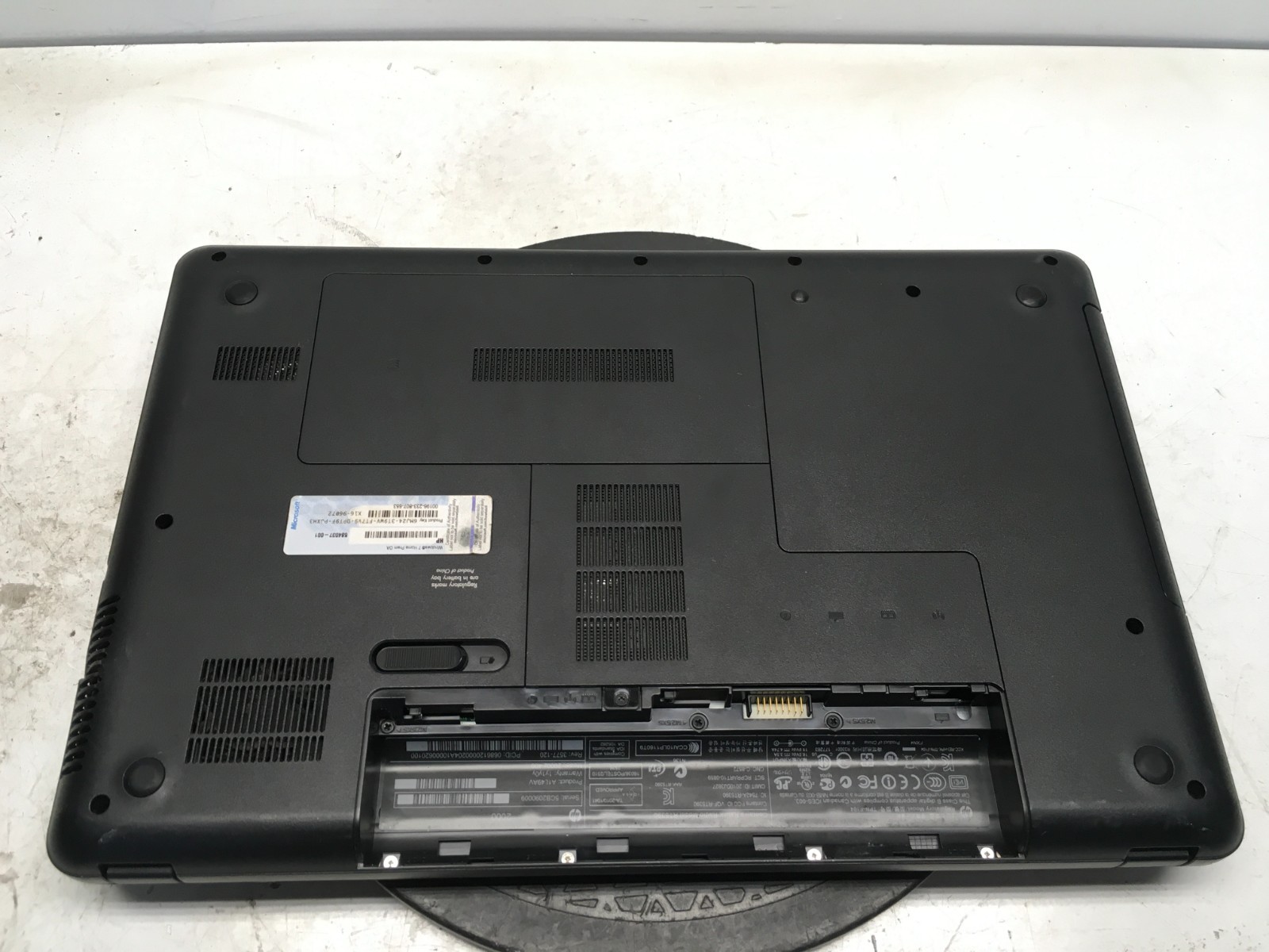 HP 2000Z-400 AMD E-300 1300MHz 12 GB NO HDD