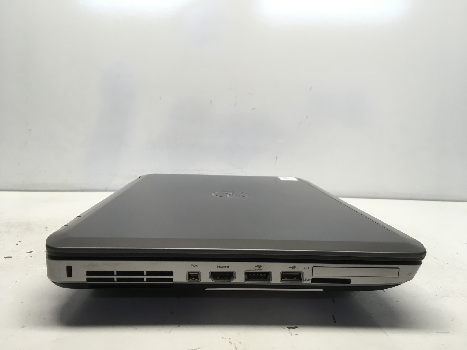 Dell Latitude E5520 Intel i5-2430M 2.4GHz 4 GB NO HDD No Batt