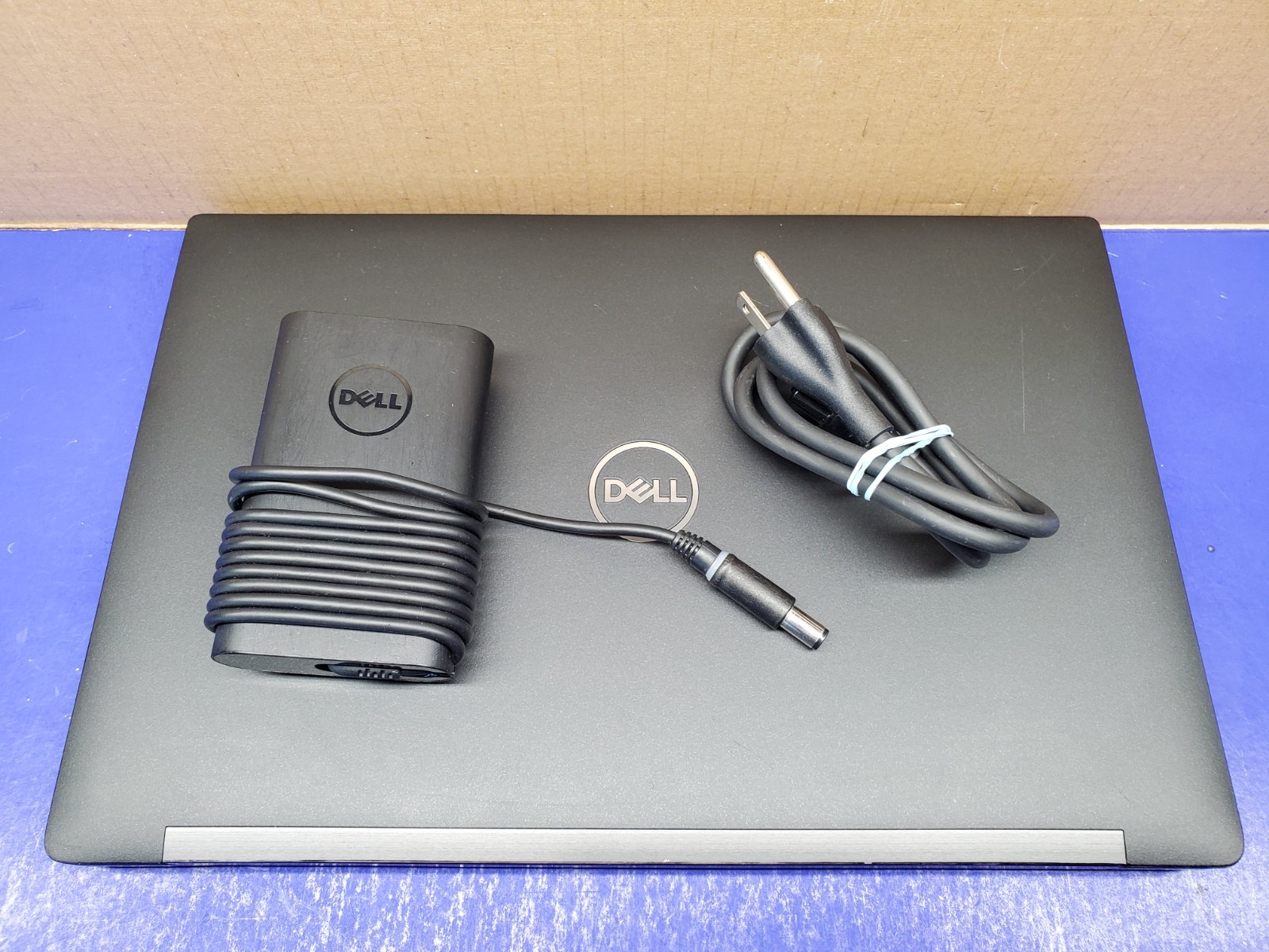 Dell Latitude 7490 Core i7-8650U@1.9GHz 16GBram 512ssd “Professionally Restored”