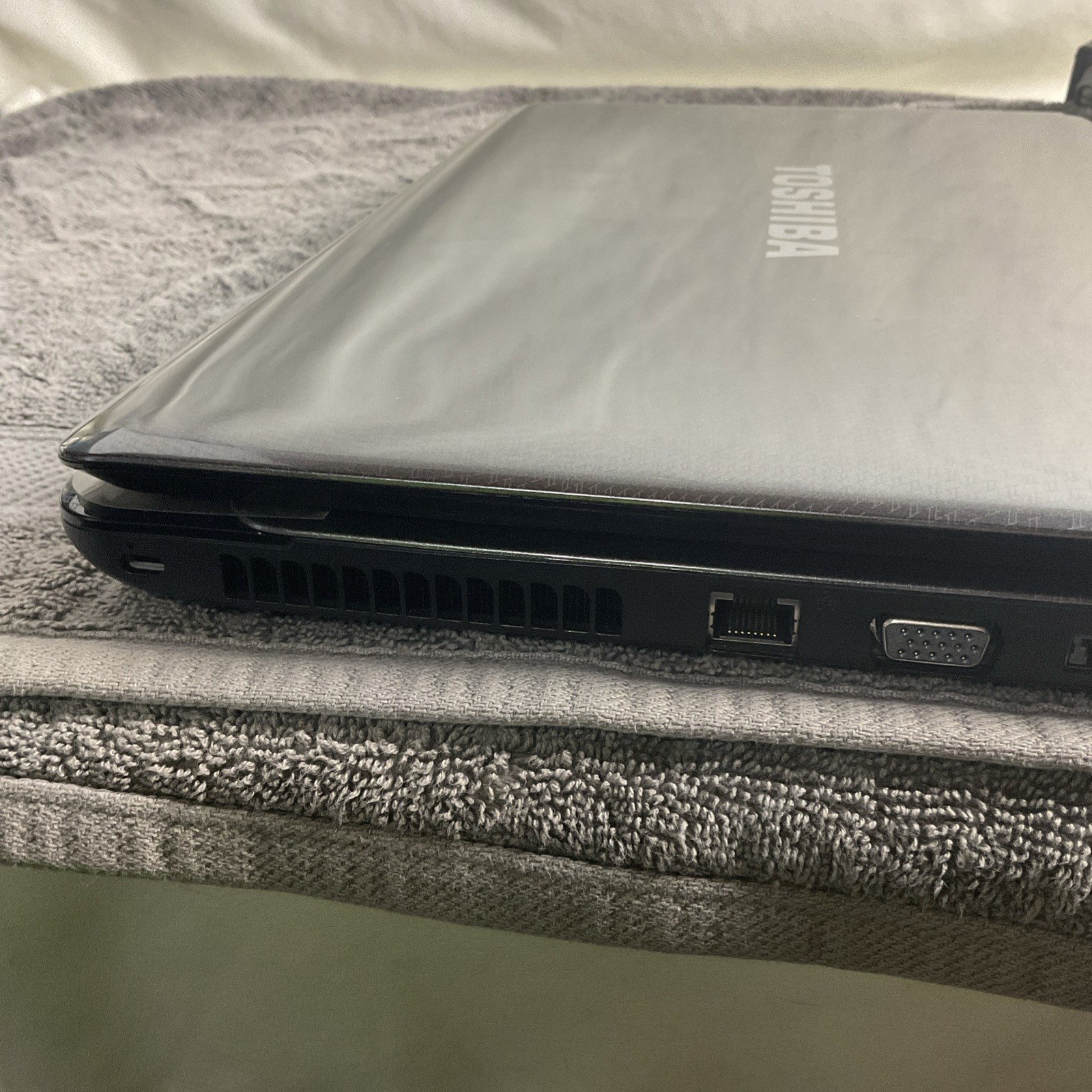 Toshiba Satellite L655-s5061 Working With Charger No Battery